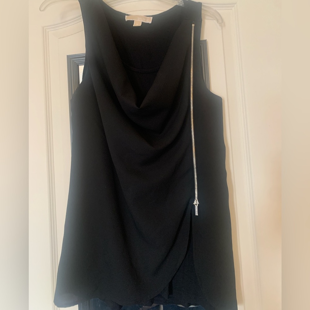 Michael kors black sleeveless top size M